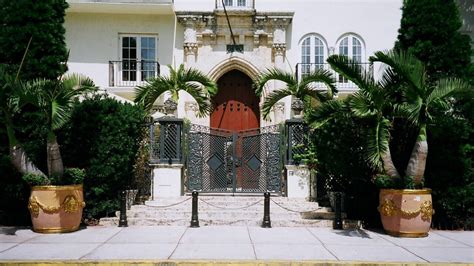 Police: ‘Double suicide’ at Gianni Versace’s former mansion